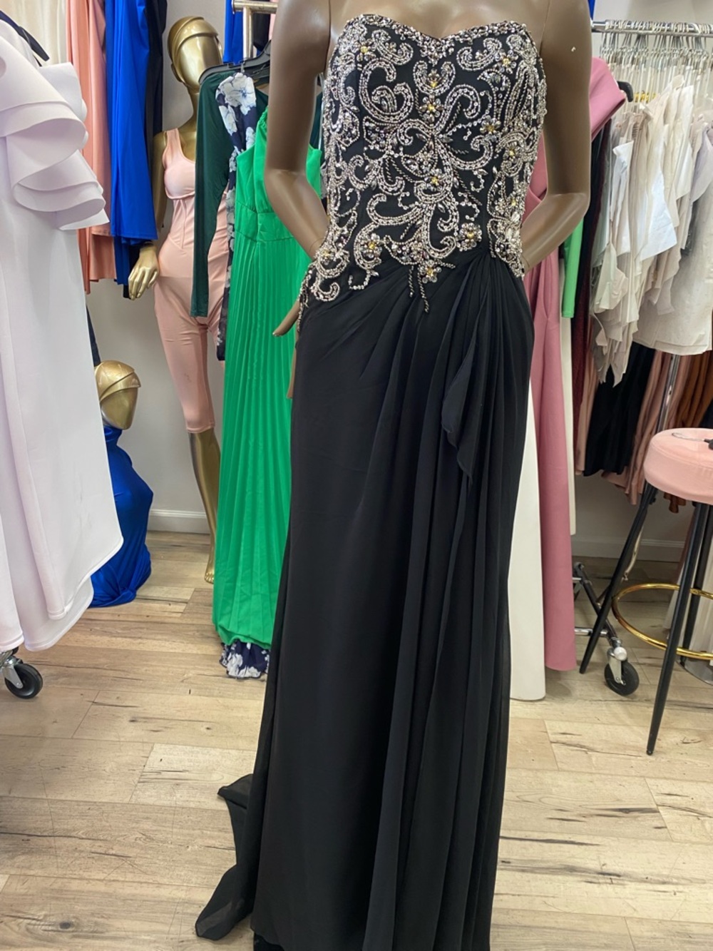 PROM DRESS - Picture 3 of 7